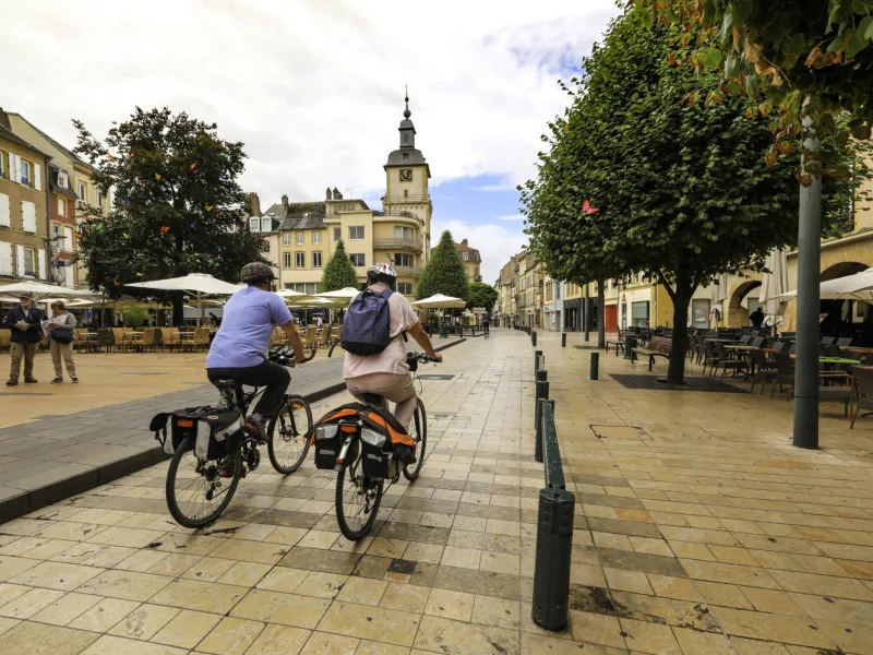 À vélo dans le centre ville historique de Thionville