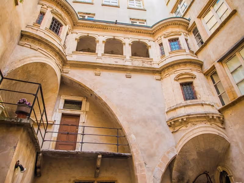 Cour intérieure Vieux-Lyon 