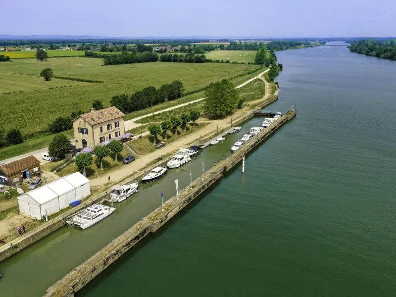 La halte nautique de Gigny-sur-Saône