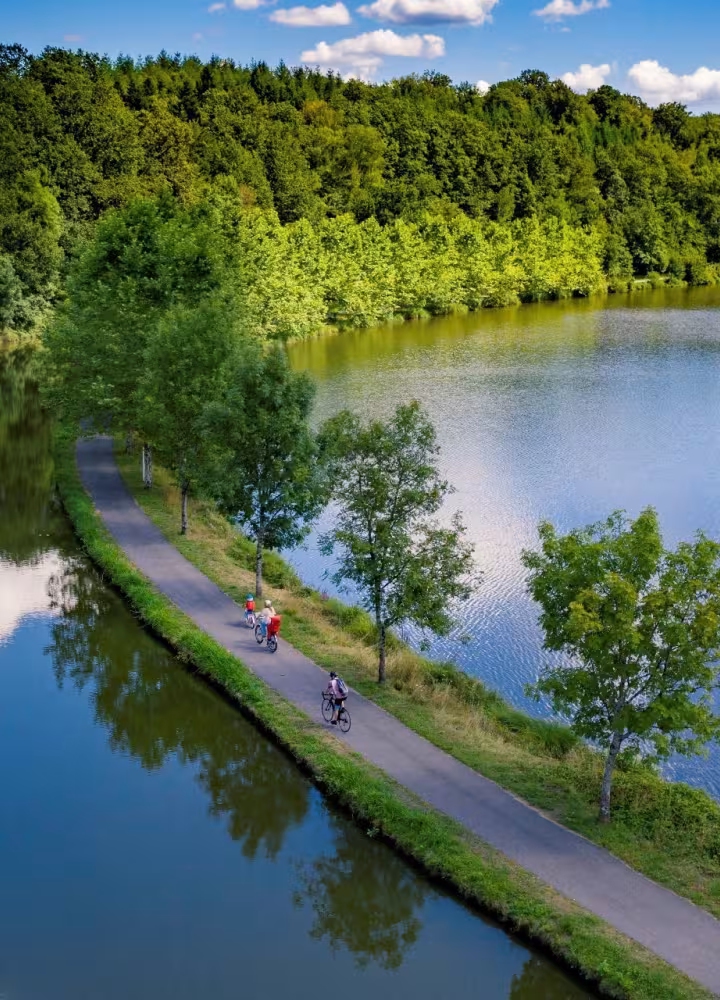 La Voie Bleue entre canal et Moselle vers Charmes