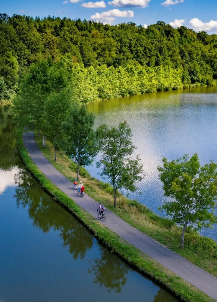 La Voie Bleue entre canal et Moselle vers Charmes