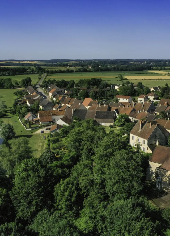 La Saône et la petite cité de caractère de Ray-sur-Saône