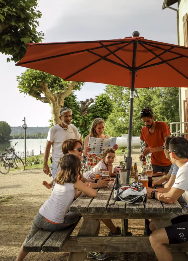 Maison Eclusière de Parcieux au bord de la Saône - Ain - Plus d'une quinzaine de bières locales, bio et artisanales à découvrir