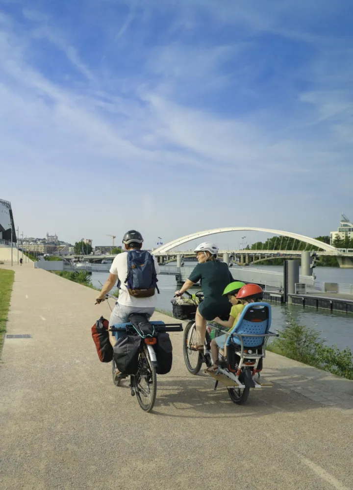 Arrivée à la confluence de la Saône et du Rhône et son musée - Lyon