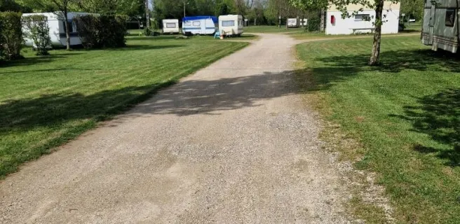 Camping Ô fll de l'eau