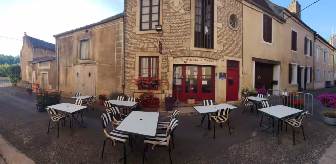 Le Caveau